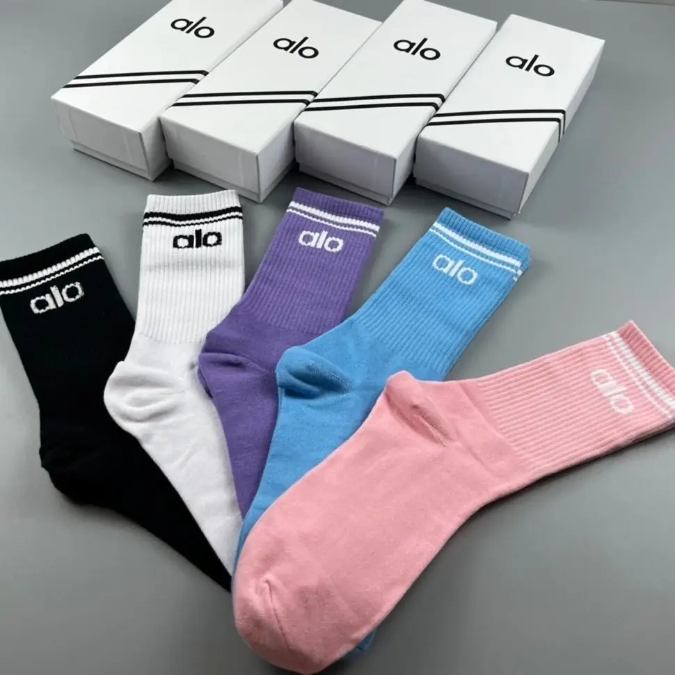 G67C alo socks with box 33$ gallery