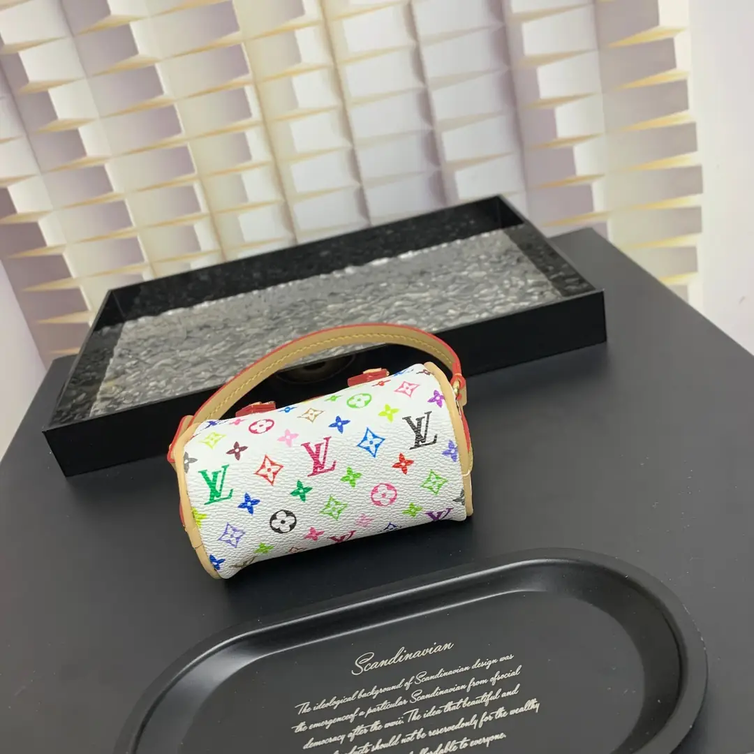 J2Y19 Louis Vuitton mini bag keychain pendant 28.5$ gallery