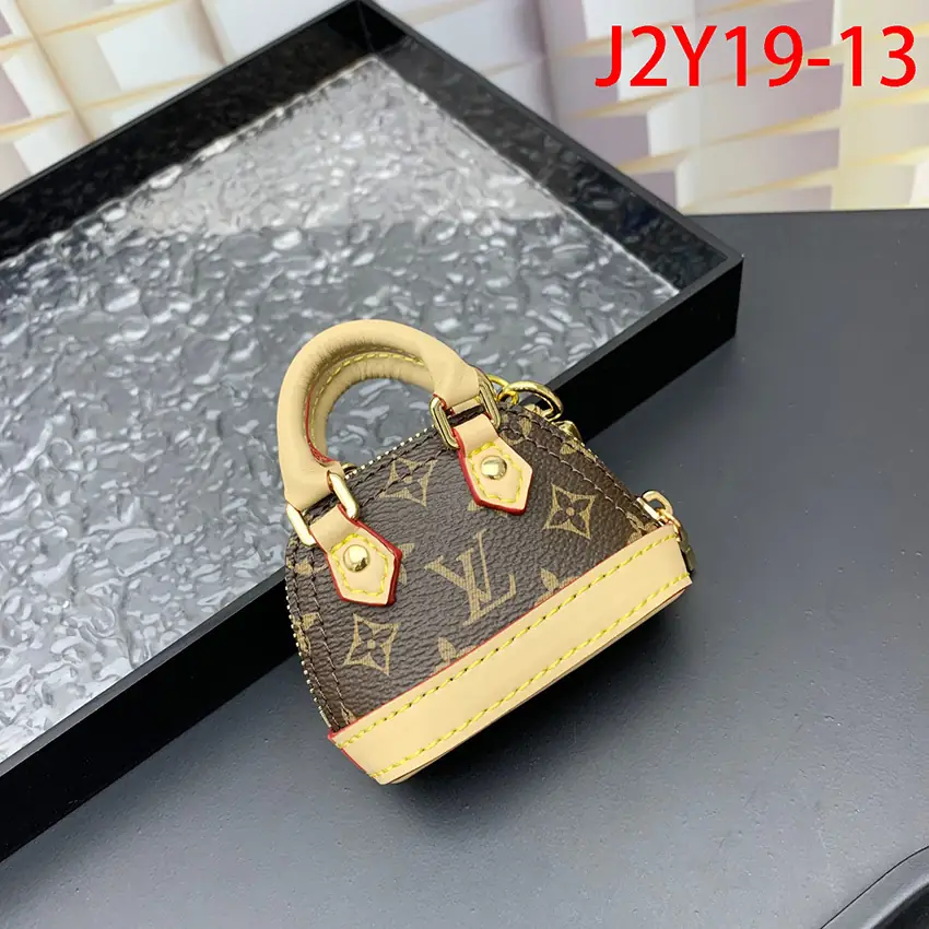 J2Y19 Louis Vuitton mini bag keychain pendant 28.5$ gallery