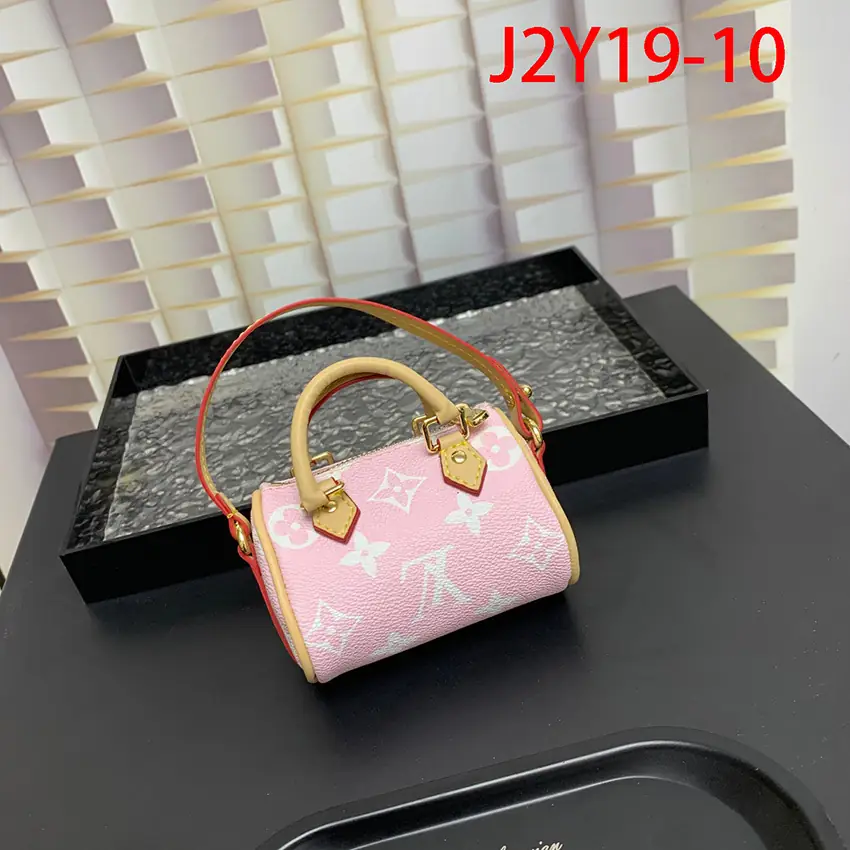 J2Y19 Louis Vuitton mini bag keychain pendant 28.5$ gallery