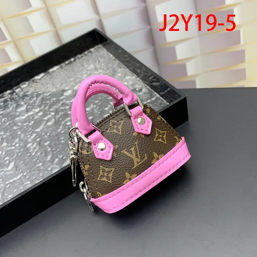 J2Y19 Louis Vuitton mini bag keychain pendant 28.5$ gallery