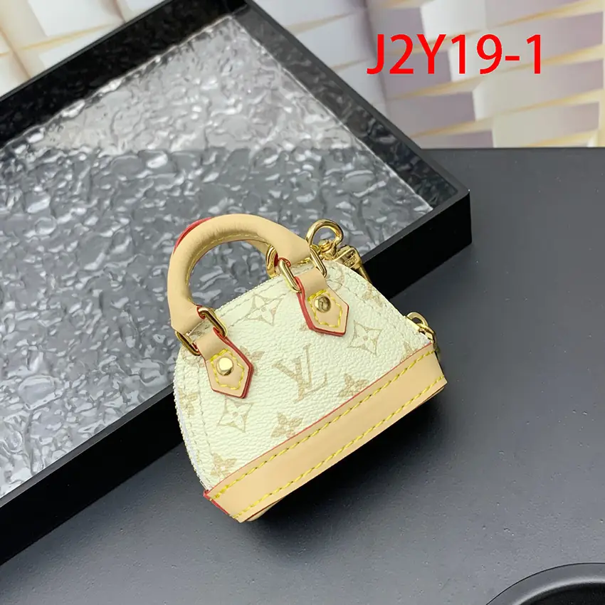 J2Y19 Louis Vuitton mini bag keychain pendant 28.5$ gallery