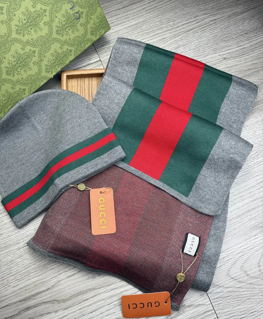 J2Y2 Gucci hat and scarf set 52$ gallery