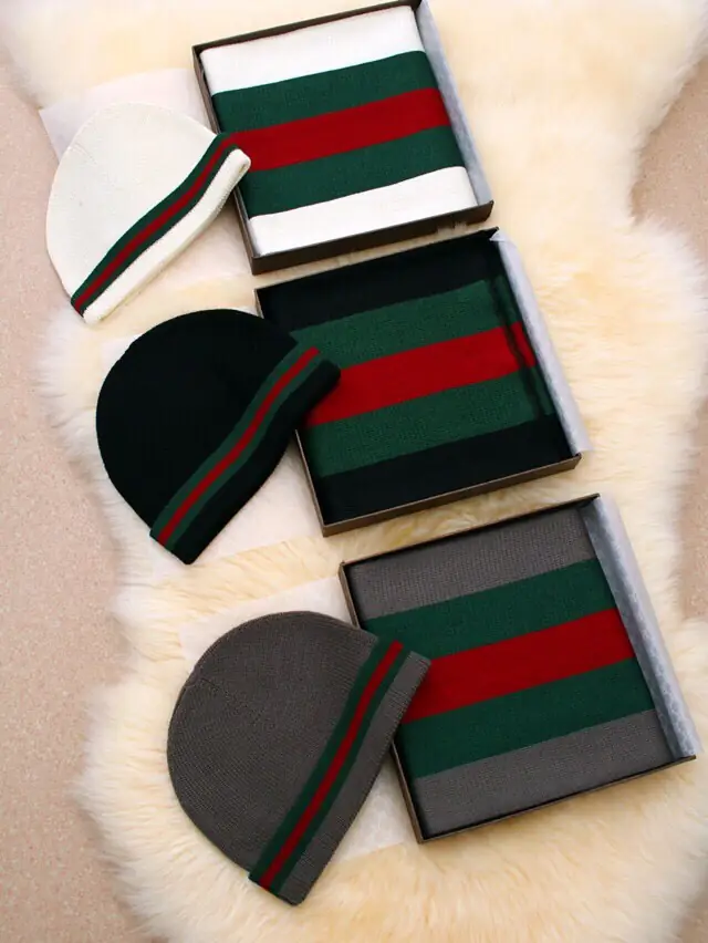 J2Y2 Gucci hat and scarf set 52$ gallery