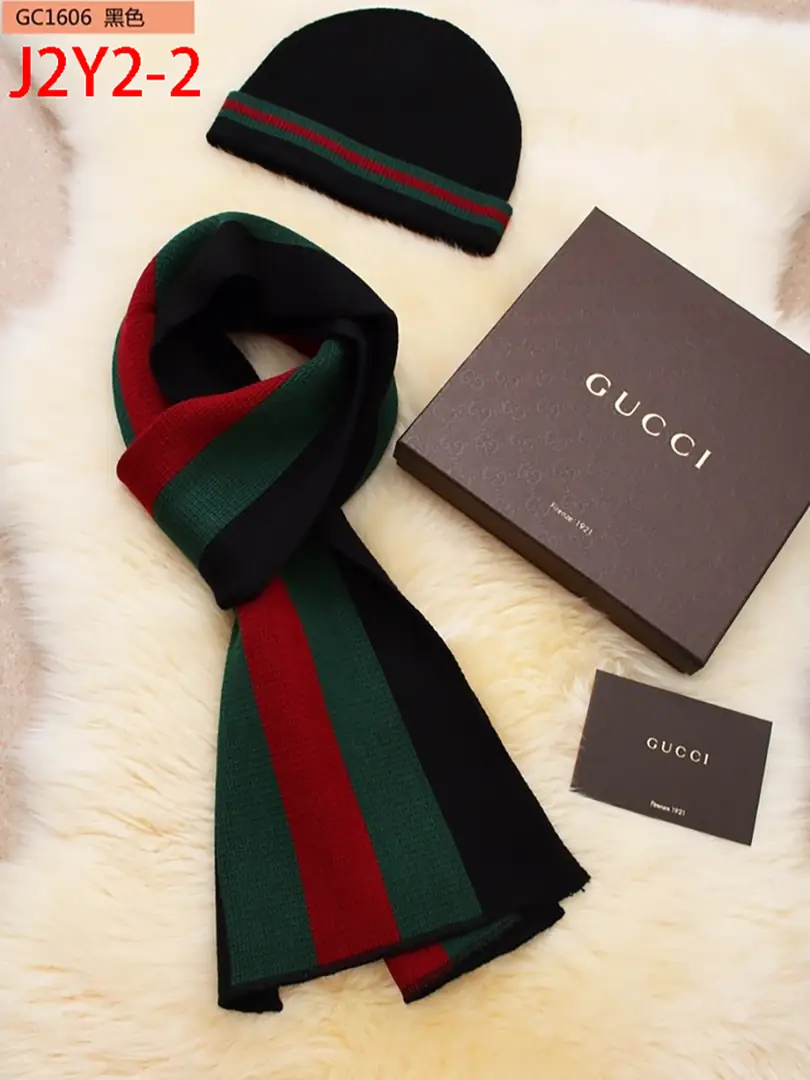 J2Y2 Gucci hat and scarf set 52$ gallery