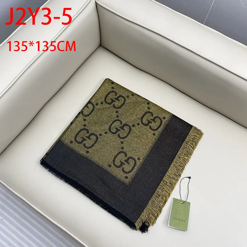 J2Y3 Gucci metallic jacquard shawl 45$ gallery