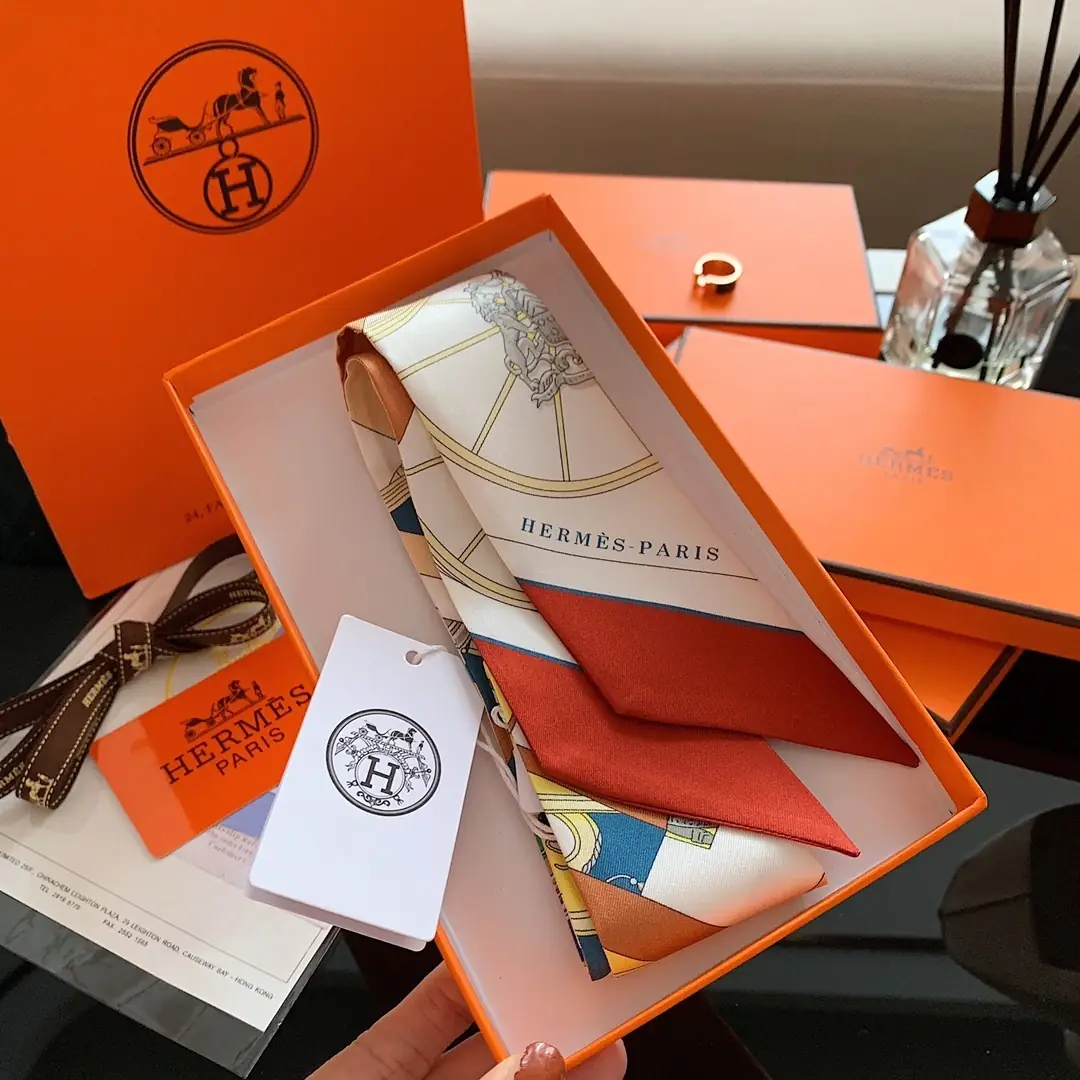J2Y6 Hermès 6x110CM double-sided ribbon 23.5$ gallery