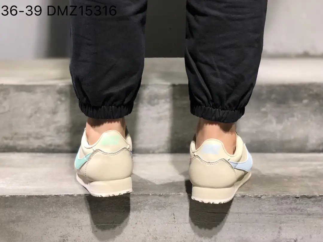 JJ32 Nike Classic Cortez Nylon prem 53$ gallery