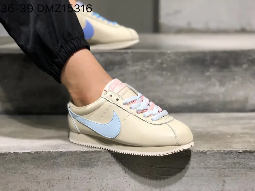 JJ32 Nike Classic Cortez Nylon prem 53$ gallery
