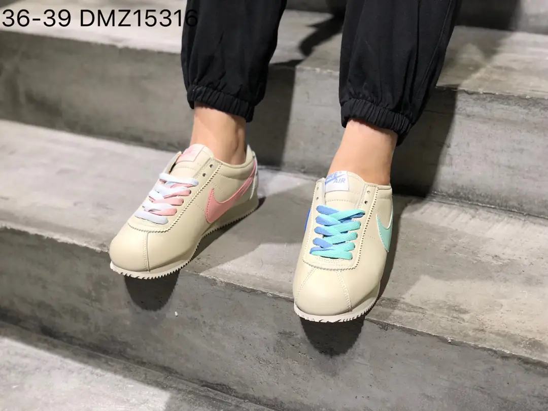 JJ32 Nike Classic Cortez Nylon prem 53$ gallery
