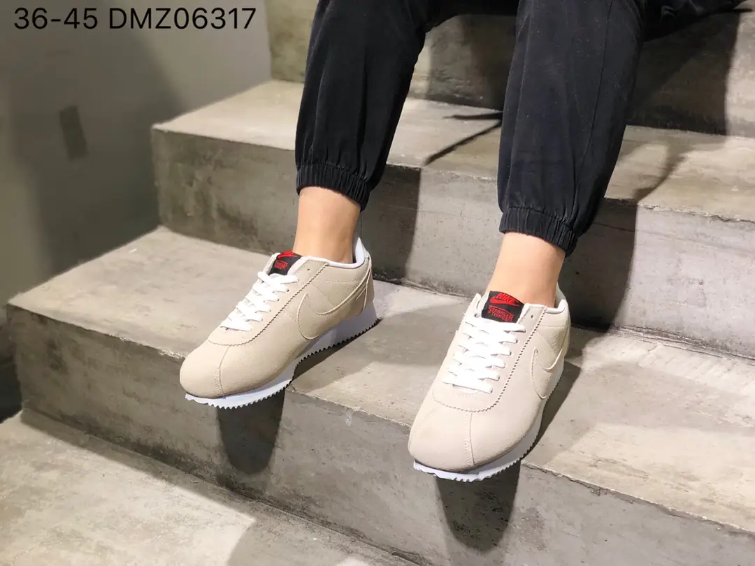 JJ32 Nike Classic Cortez Nylon prem 53$ gallery