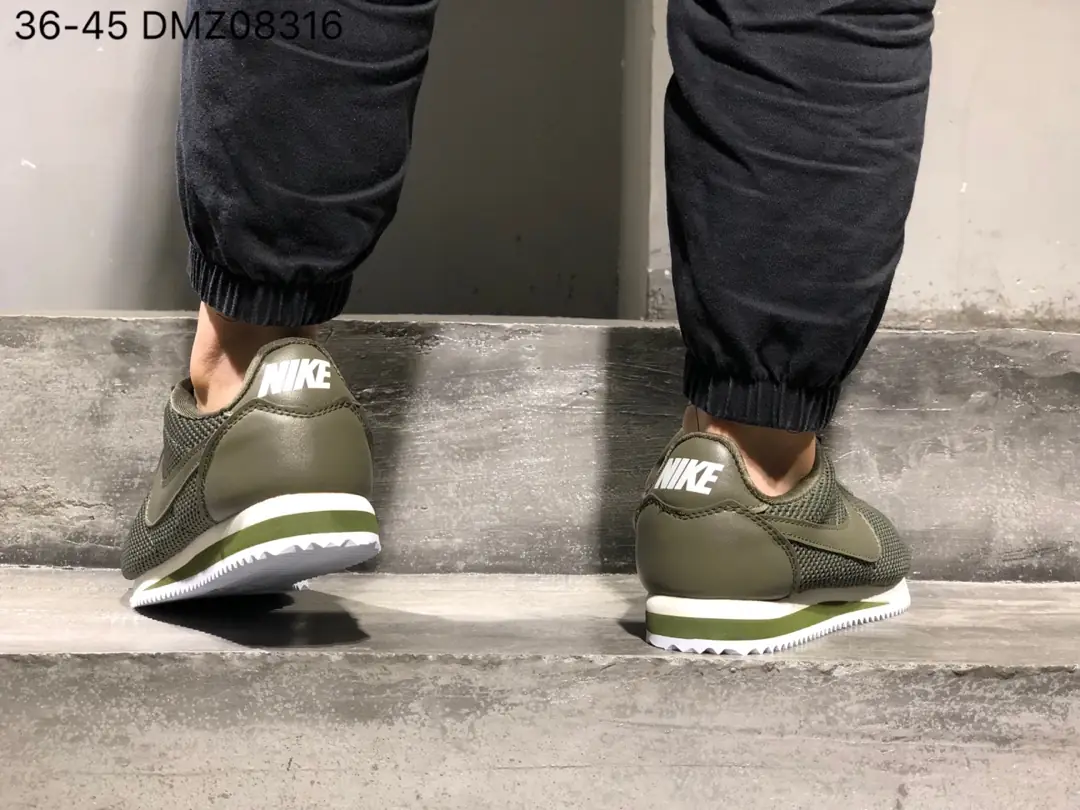 JJ33 Nike Classic Cortez Nylon prem 53$ gallery