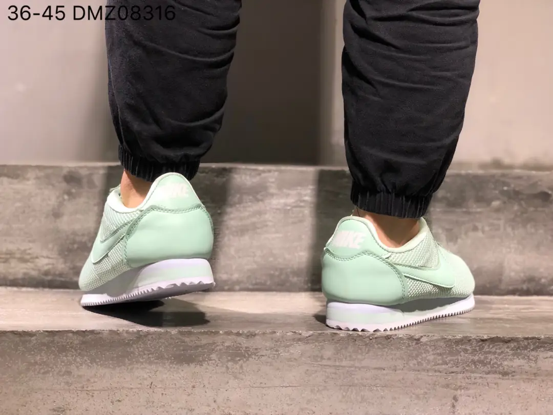 JJ33 Nike Classic Cortez Nylon prem 53$ gallery