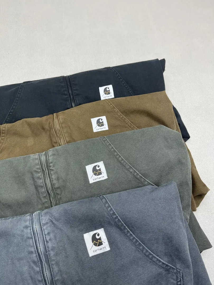 JK01 Carhartt vintage J130 hooded jacket  68$ gallery