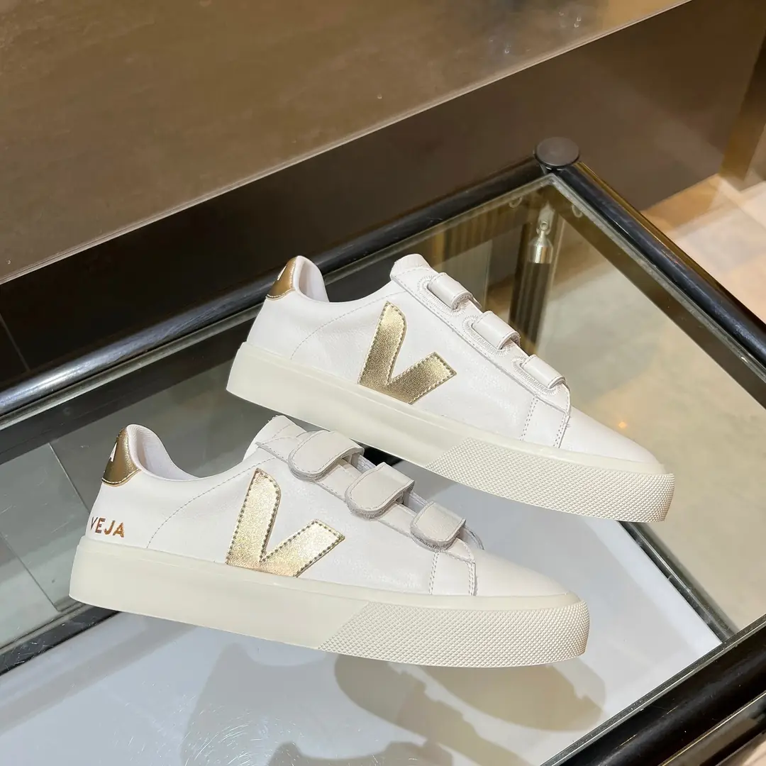 KK112 VEJA classic white shoes V 75$ gallery