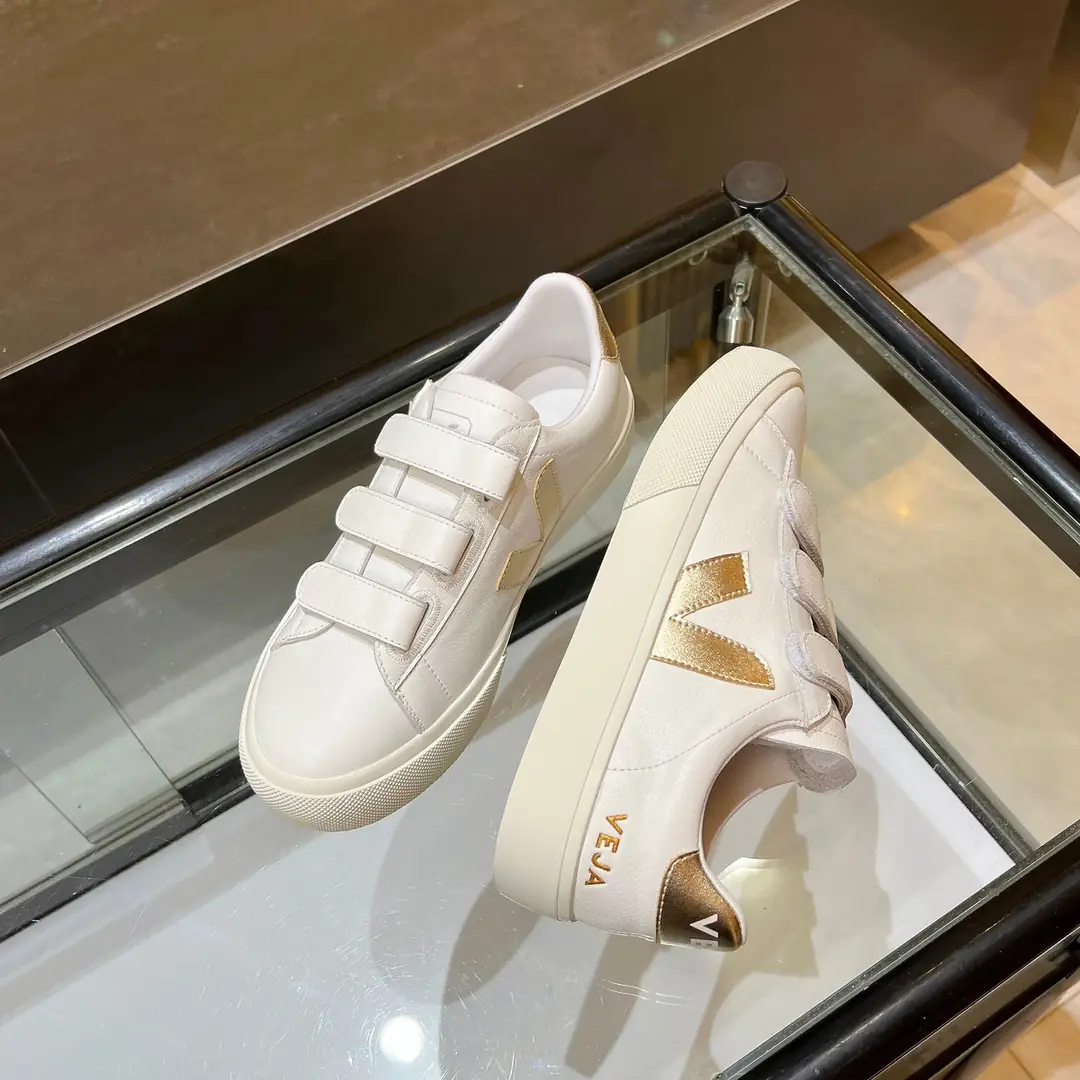 KK112 VEJA classic white shoes V 75$ gallery
