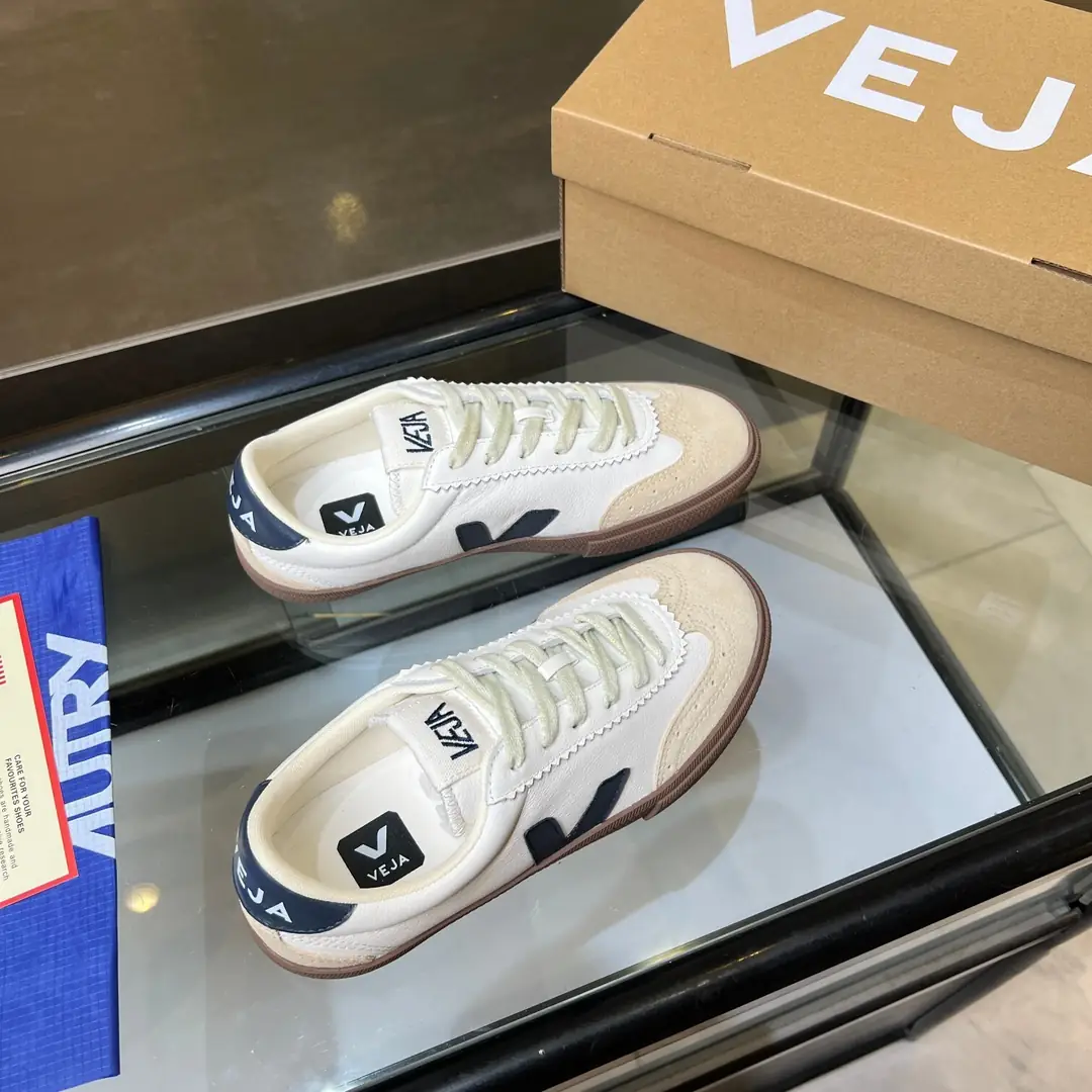 KK113 VEJA classic white shoes V 77$ gallery