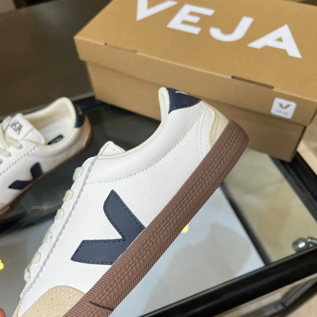 KK113 VEJA classic white shoes V 77$ gallery