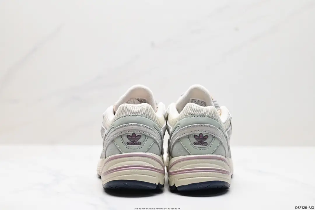 KK41 Adidas Original Astir  53$ gallery