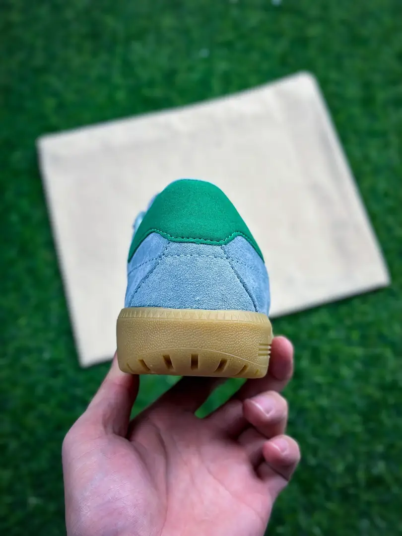 KK53 Ad Originals Bermuda54$ gallery