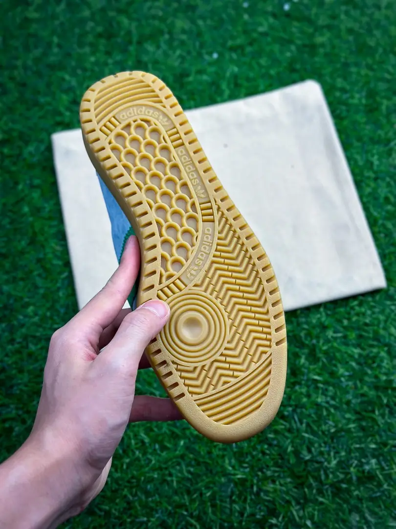 KK53 Ad Originals Bermuda54$ gallery