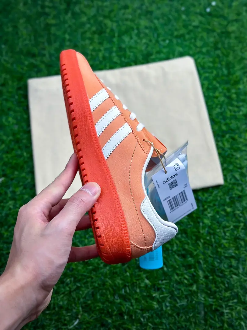 KK53 Ad Originals Bermuda54$ gallery