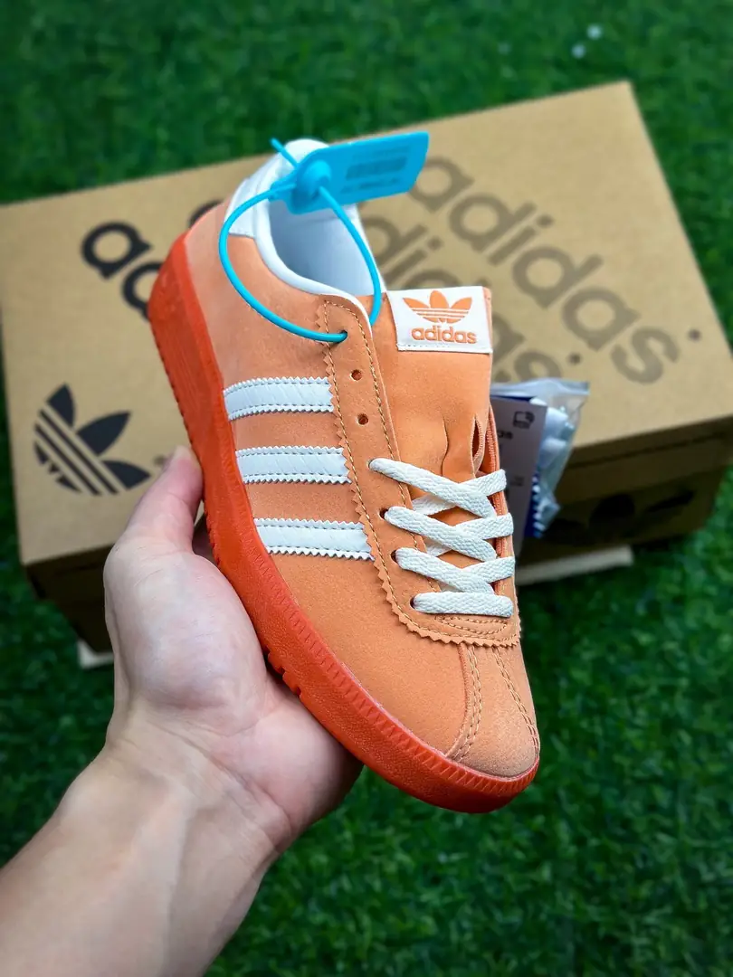 KK53 Ad Originals Bermuda54$ gallery