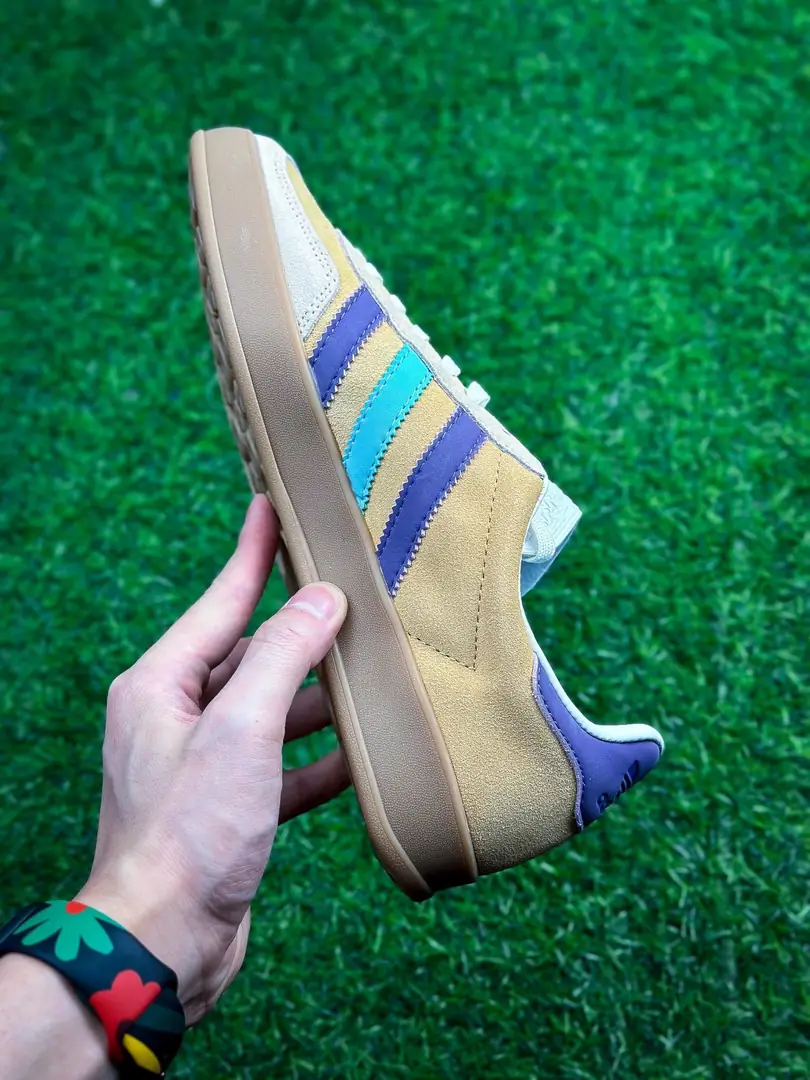 KK53 Ad Originals Bermuda54$ gallery