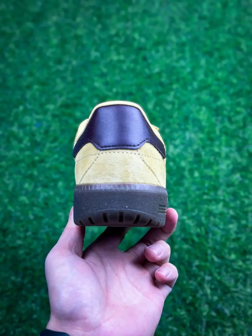 KK53 Ad Originals Bermuda54$ gallery