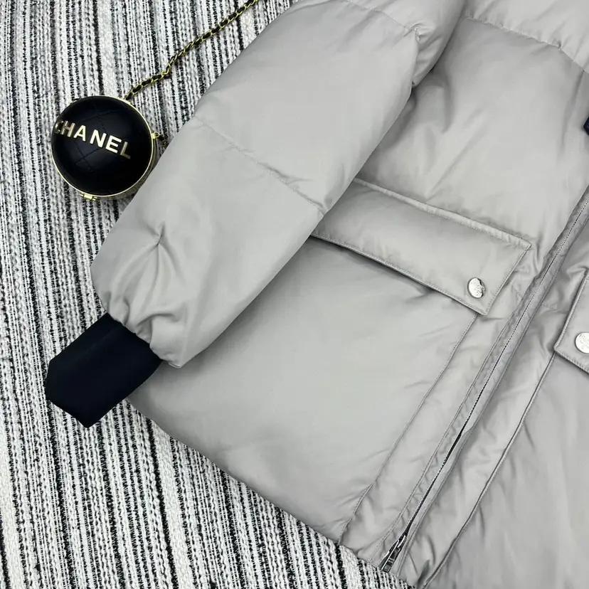 LC21 PRADA hooded down jacket 88$ gallery