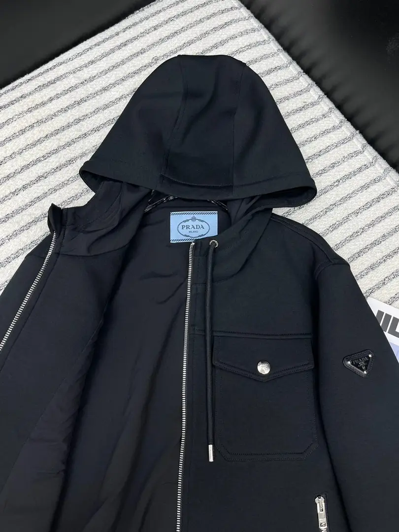 LC23 Prada wool zip-up jacket 75$ gallery