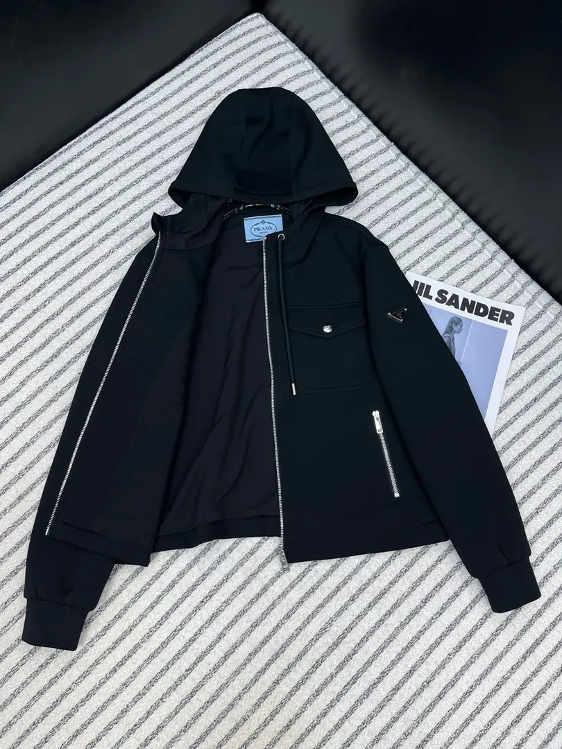 LC23 Prada wool zip-up jacket 75$ gallery