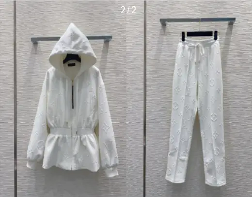 LV03 Louis Vuitton  new waist hooded suit 73$ gallery