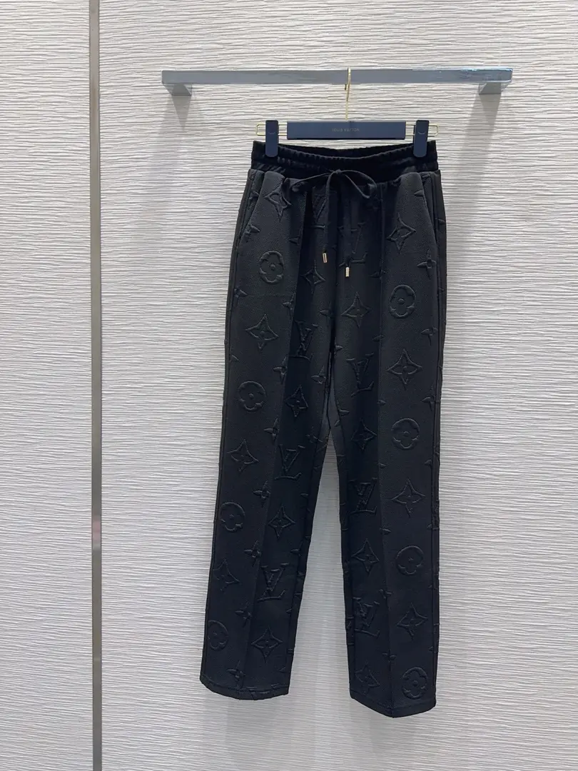 LV03 Louis Vuitton  new waist hooded suit 73$ gallery