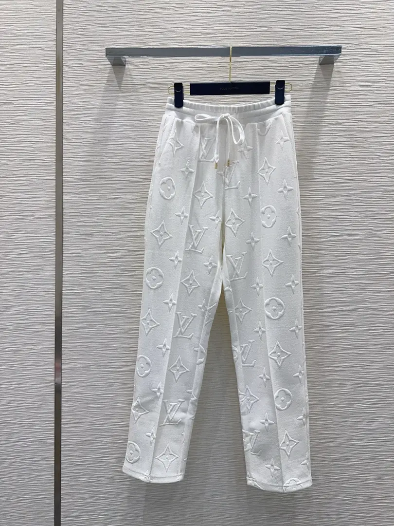 LV03 Louis Vuitton  new waist hooded suit 73$ gallery