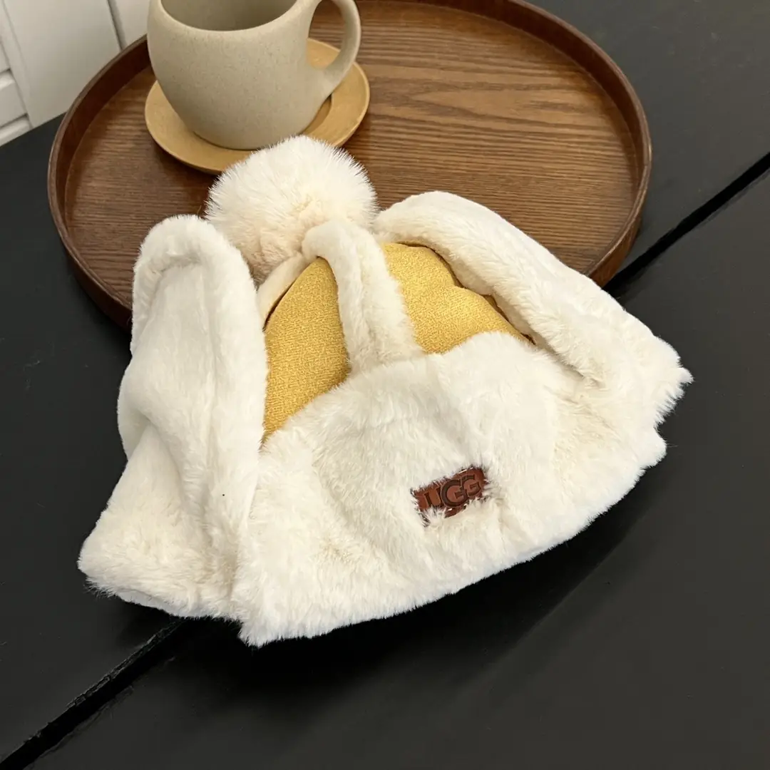 M9C1 UGG baby hat 25.8$ gallery