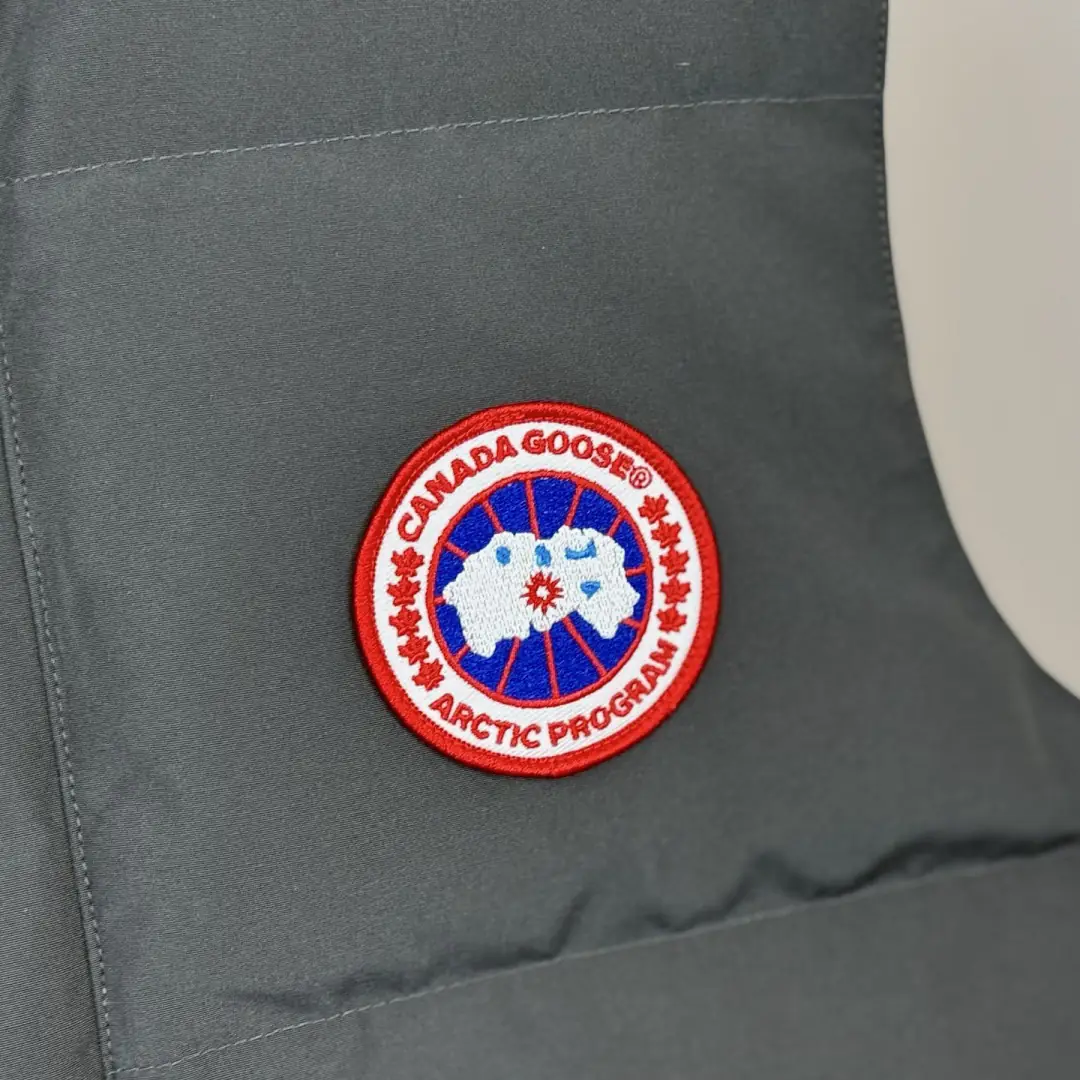MJ01 CANADA GOOSE down vest 56$ gallery