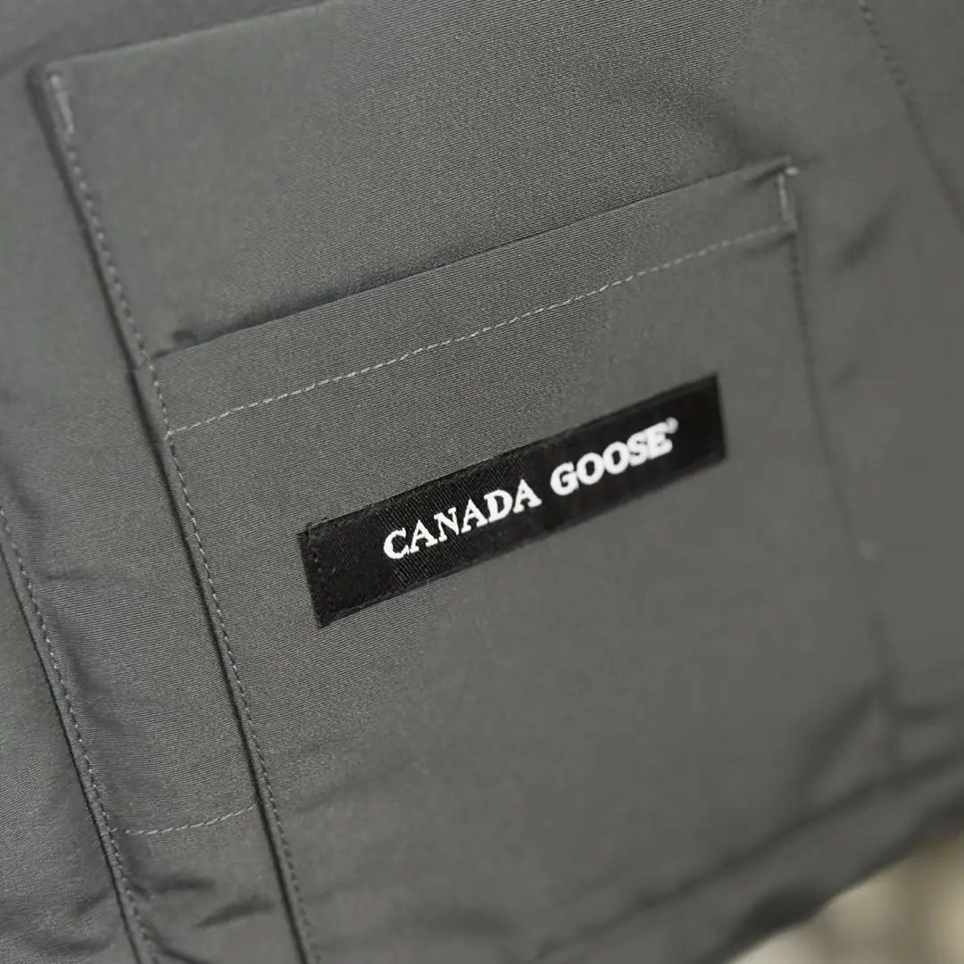 MJ01 CANADA GOOSE down vest 56$ gallery