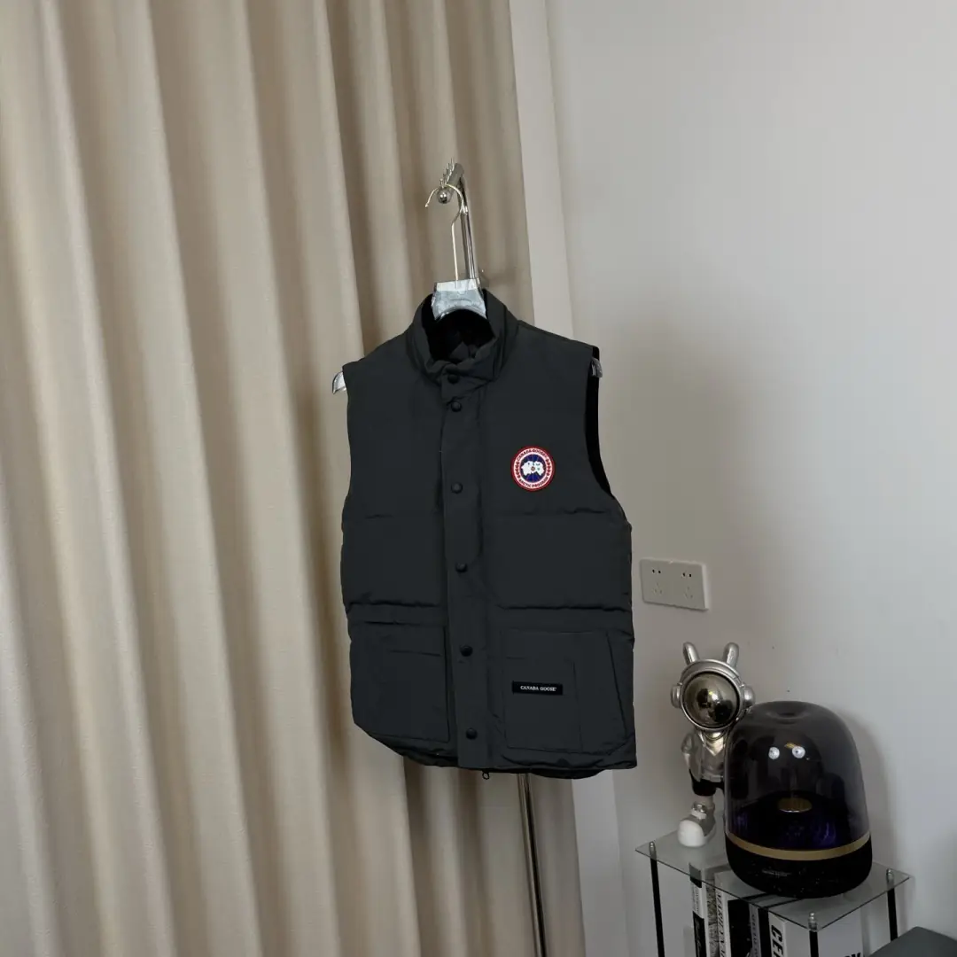 MJ01 CANADA GOOSE down vest 56$ gallery