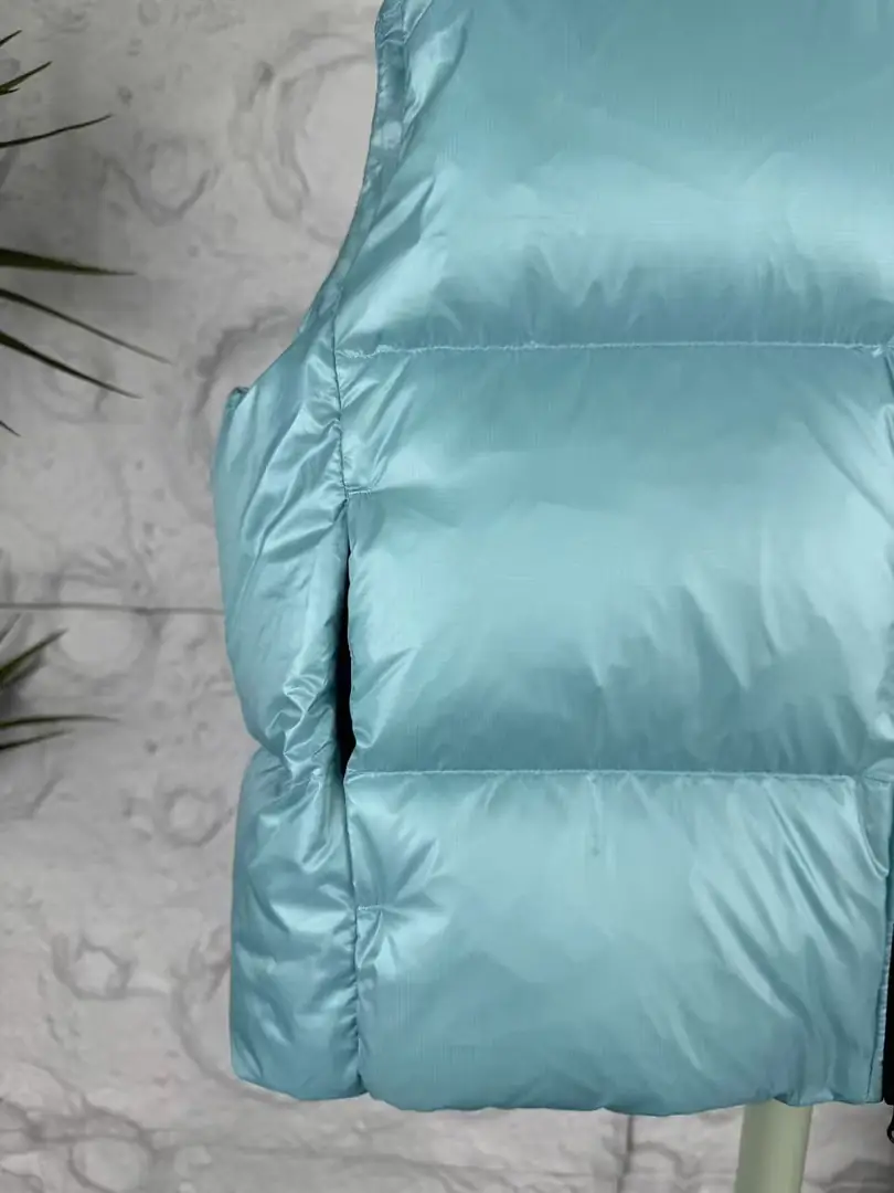 MJ02 Canada Goose Women's Vest $76 gallery