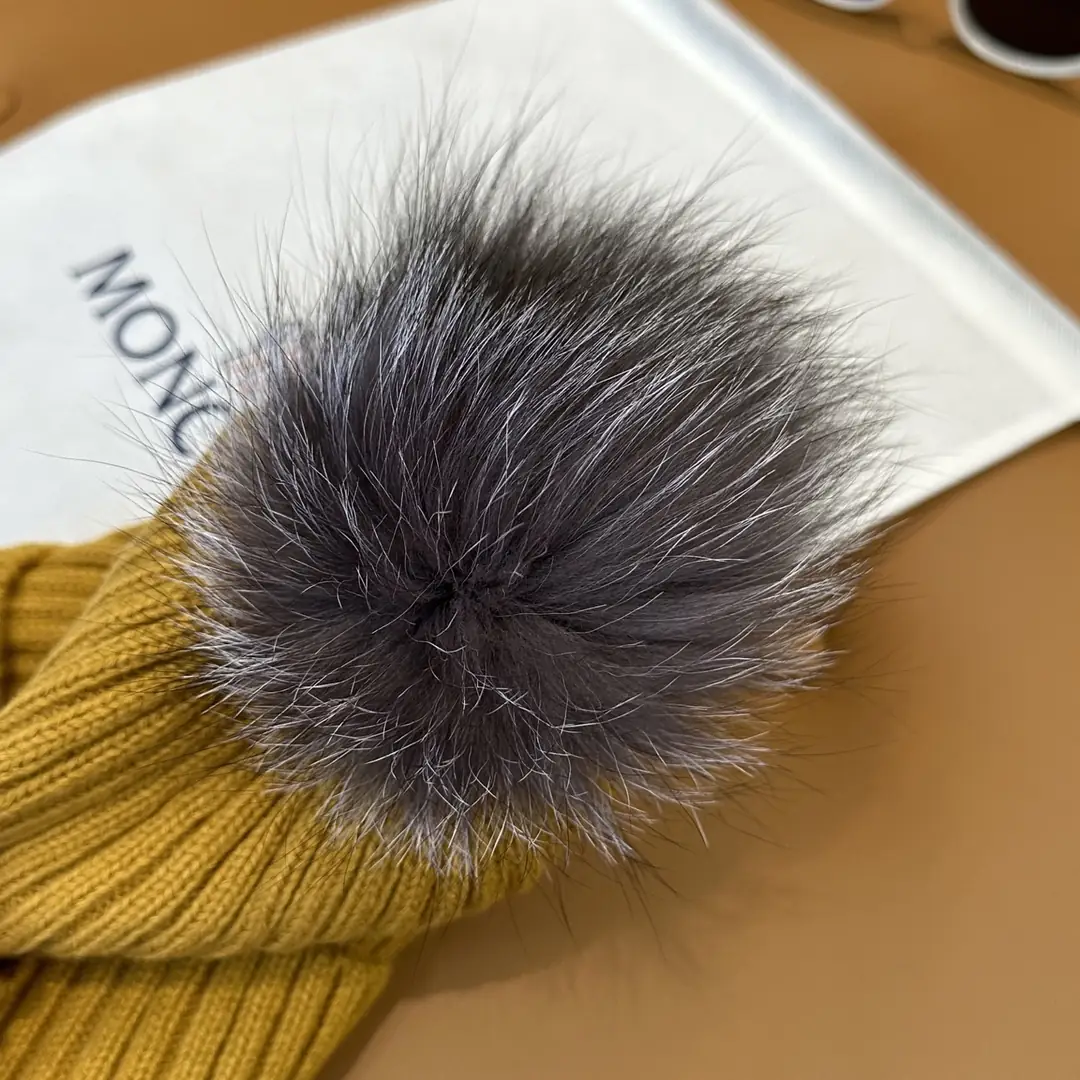 MZ01 High-end Moncler classic knitted hat 35$ gallery