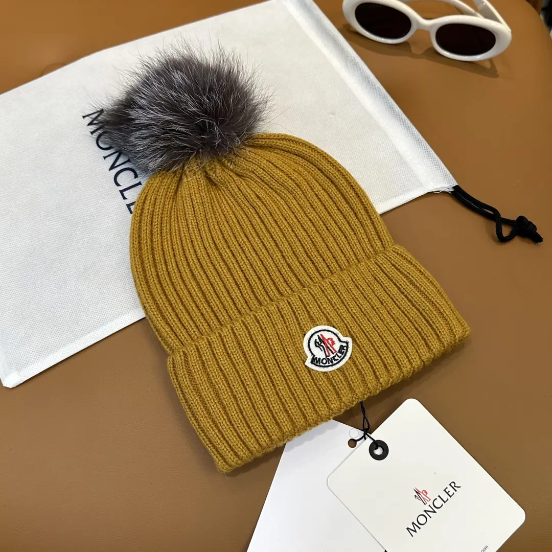 MZ01 High-end Moncler classic knitted hat 35$ gallery