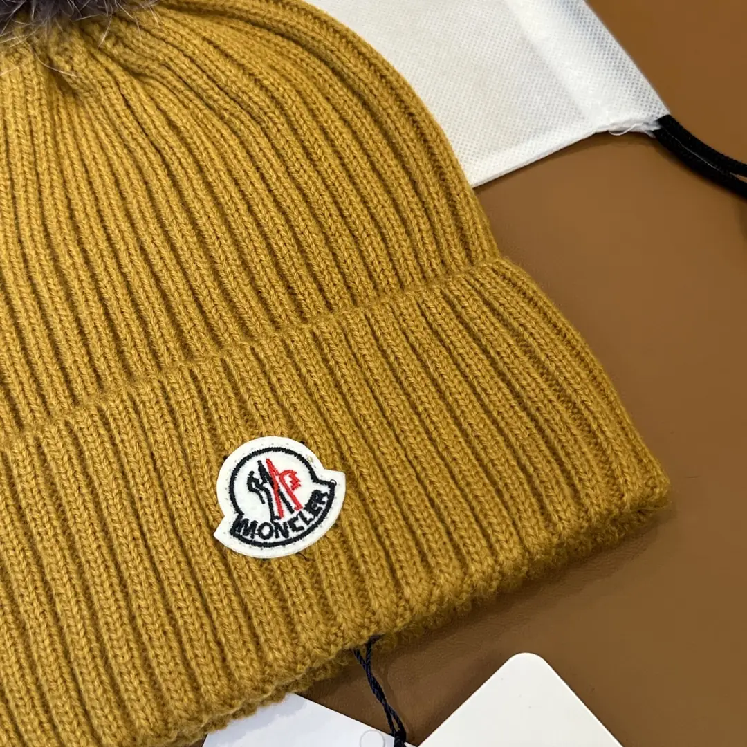 MZ01 High-end Moncler classic knitted hat 35$ gallery