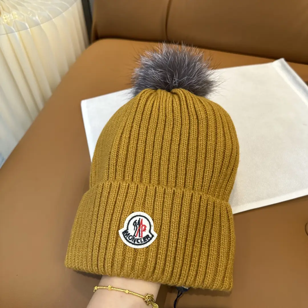MZ01 High-end Moncler classic knitted hat 35$ gallery