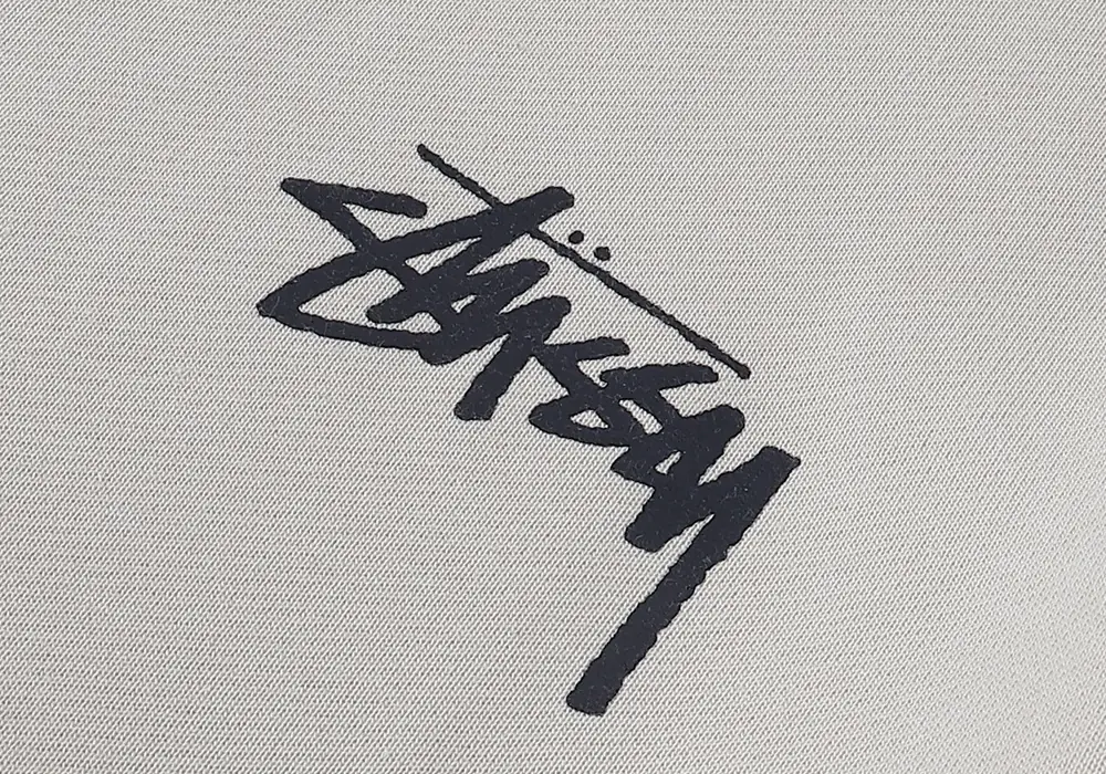 Q8Y2 STUSSY Hoodie 47$ gallery