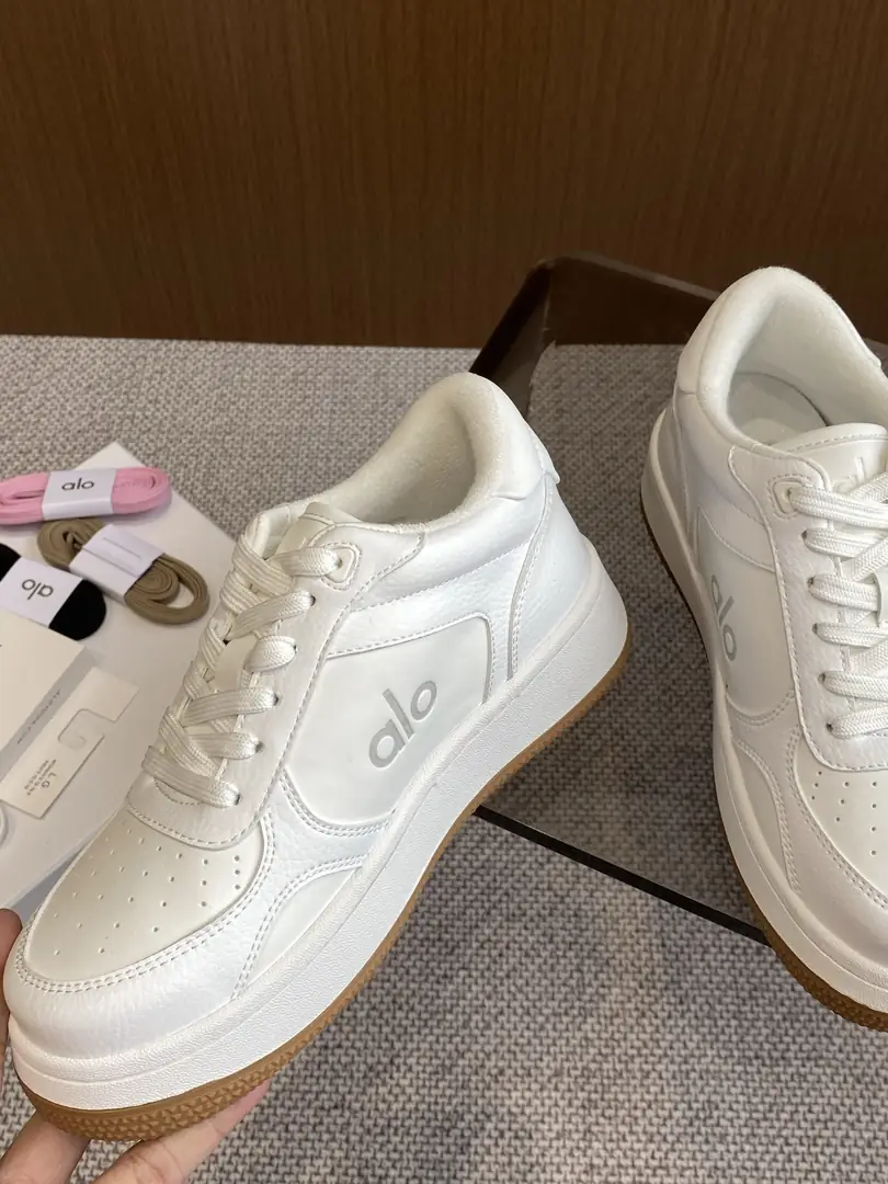 QWY alo color matching white shoes  54$ gallery