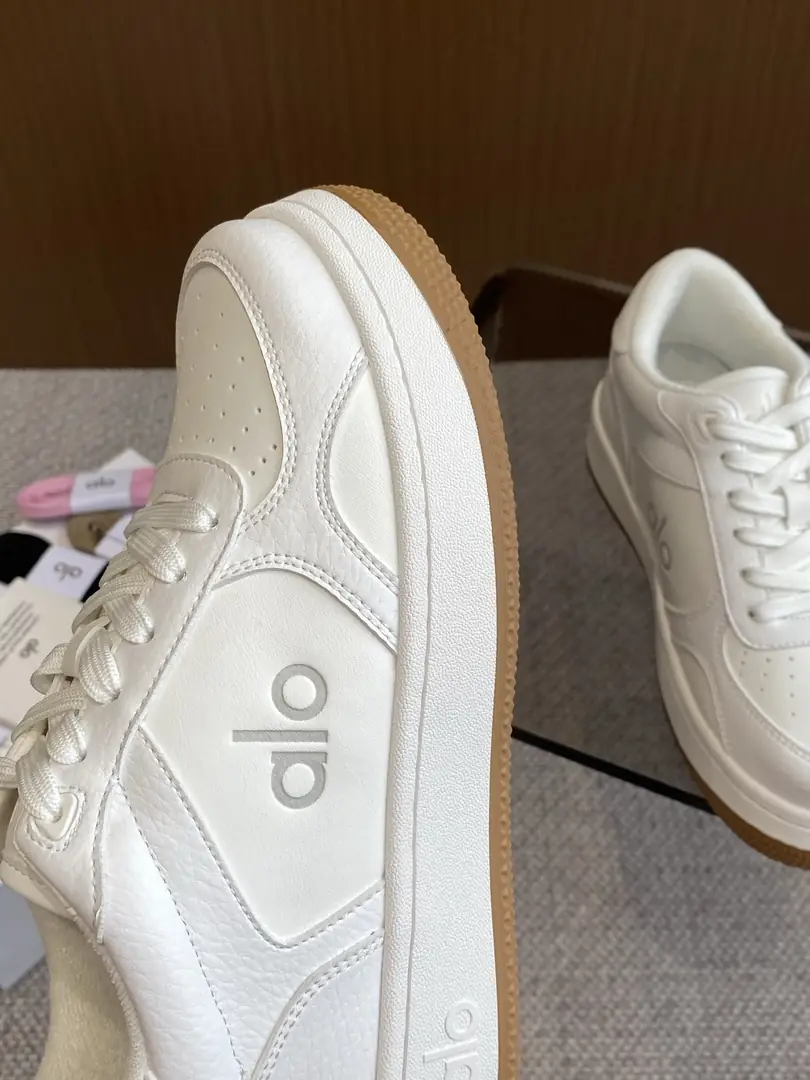 QWY alo color matching white shoes  54$ gallery