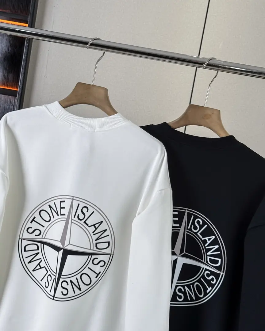R1F10 Stone Island 25ss back disc letter sweatshirt 52$ gallery
