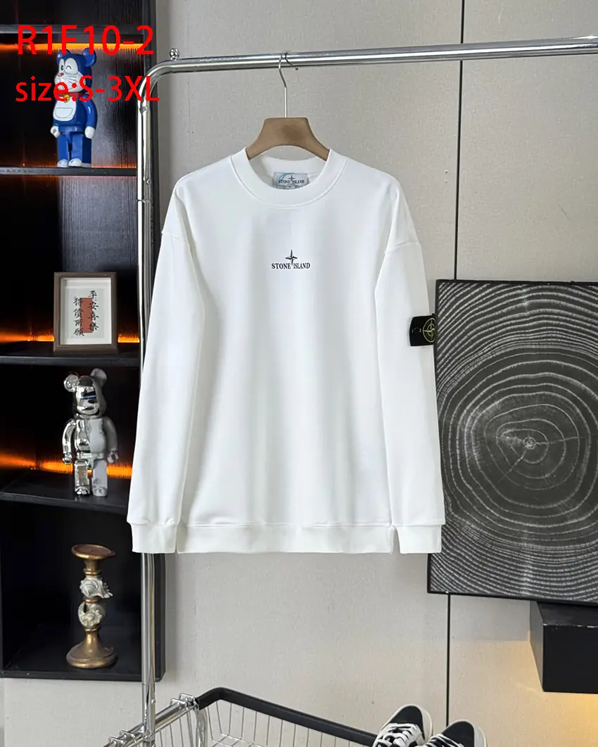 R1F10 Stone Island 25ss back disc letter sweatshirt 52$ gallery