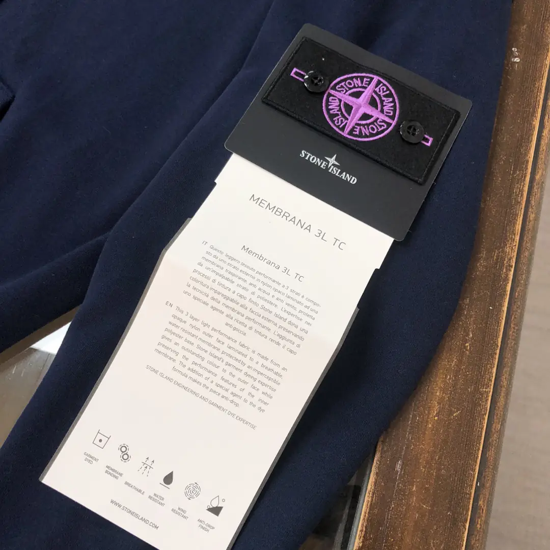 R1F12 STONE ISLAND hooded sweatshirt  55$ gallery